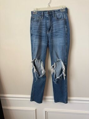 Hollister ultra high-rise distressed mom jeans size 26
